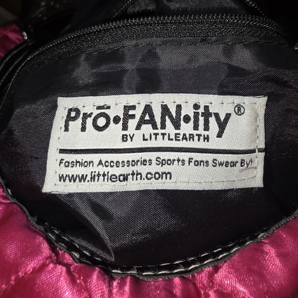 🏈 Game Day Ready! LA Rams Quilted Pink Shoulder Bag 🏈"game day" accessory - Picture 2 of 6